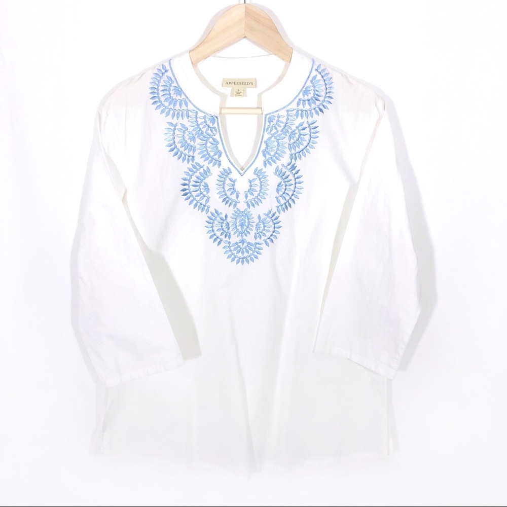 NWOT Appleseed’s Tunic sz S White Blue Embroidered